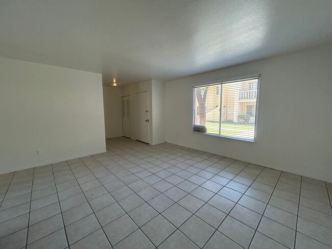 Photo - 5744 N 44th Ave