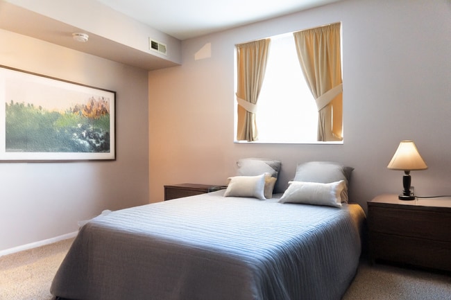 Photo - Beautifully Updated 2-Bedroom in Grove Par... Unidad 4016 N. Rogers Ave