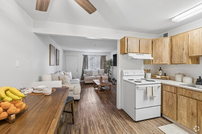 2BR, 1BA - 754SF - Dining Area