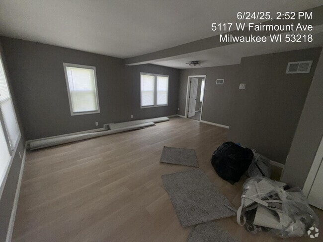 Building Photo - 5117 W Fairmount Ave Rental