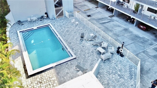 Photo - 826 Wiggins Pass Rd Unidad 310