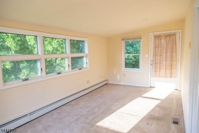 Photo - 121 Changebridge Rd