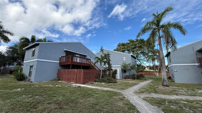 Building Photo - 10 N Crossings Cir Unit G