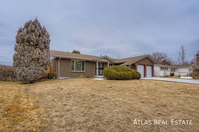 Photo - 3296 S Geneva St