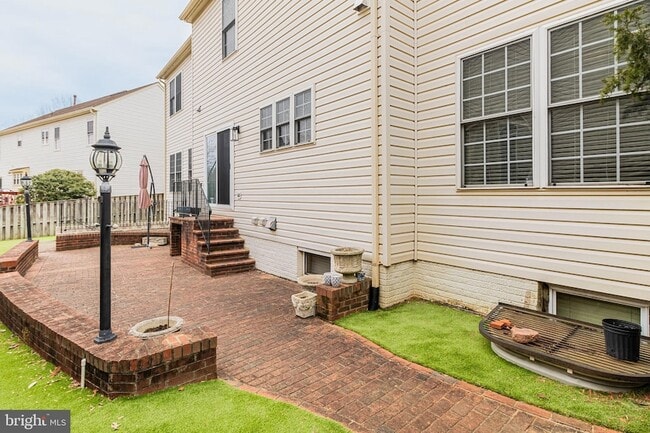 Photo - 6239 Willowfield Way