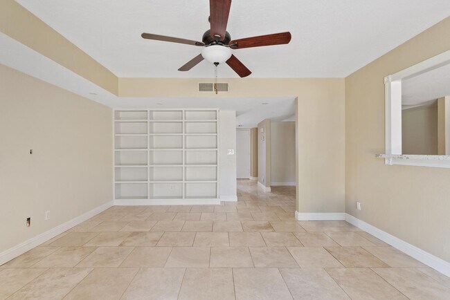 Photo - 2232 W Lindner Ave