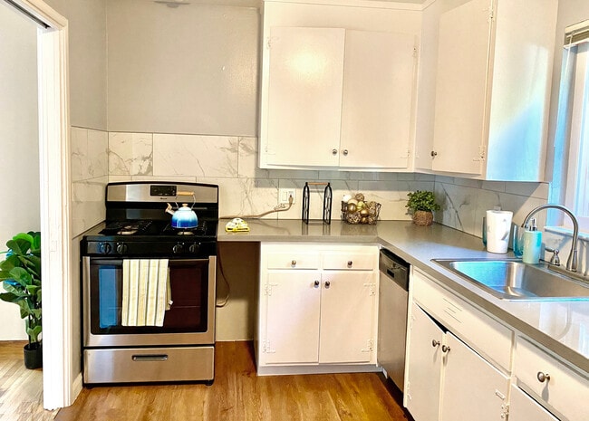 Photo - 1114 Stannage Ave Unit 1114