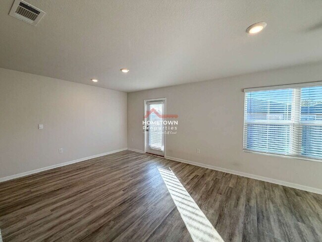 Photo - 4425 Redbay Ct