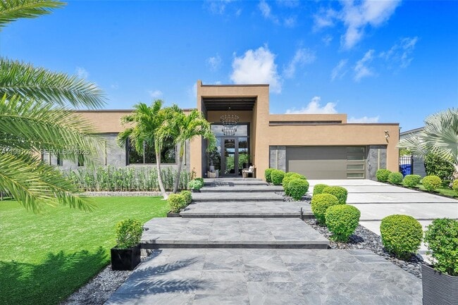 Photo - 2215 NE 19th St