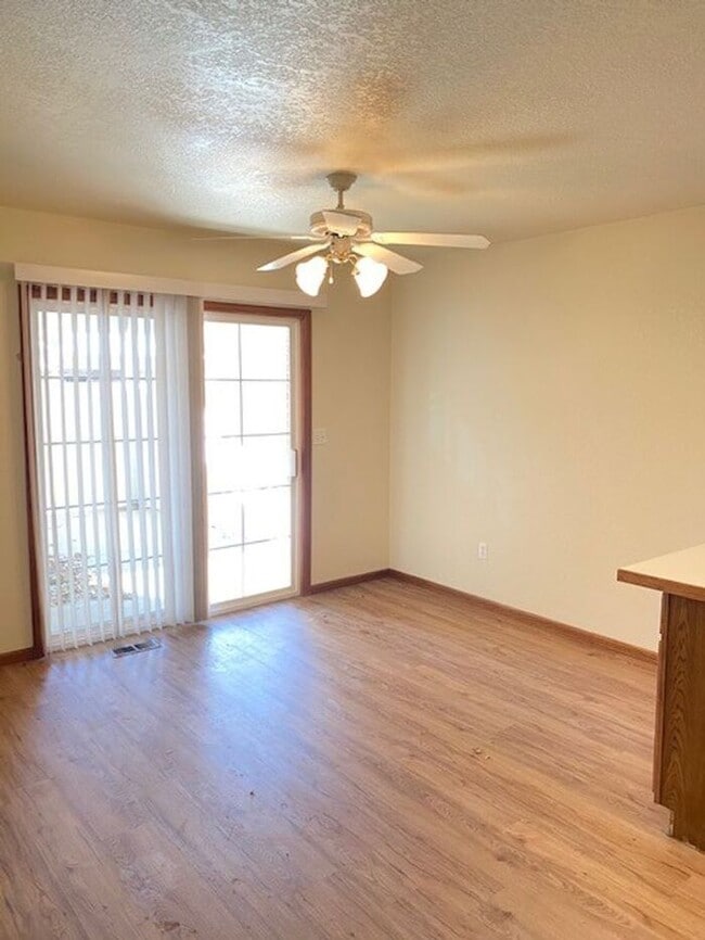 Photo - Beautifully Maintained 2 Bed, 2 Bath Ranch Style Townhome with 2 Car Garage in East Loveland