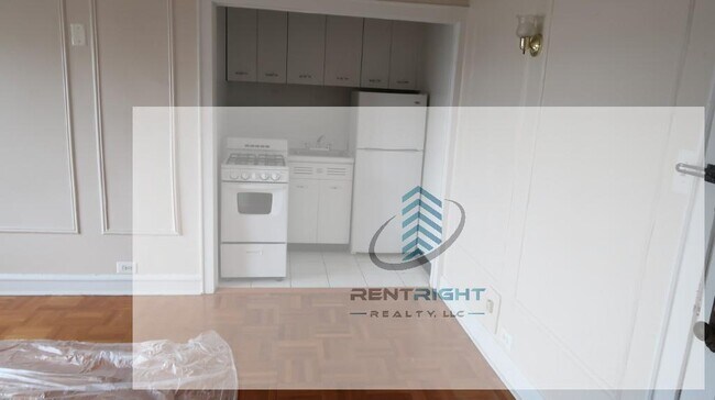 Building Photo - 1209 W Sherwin Ave