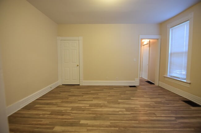 72 E 6th Ave