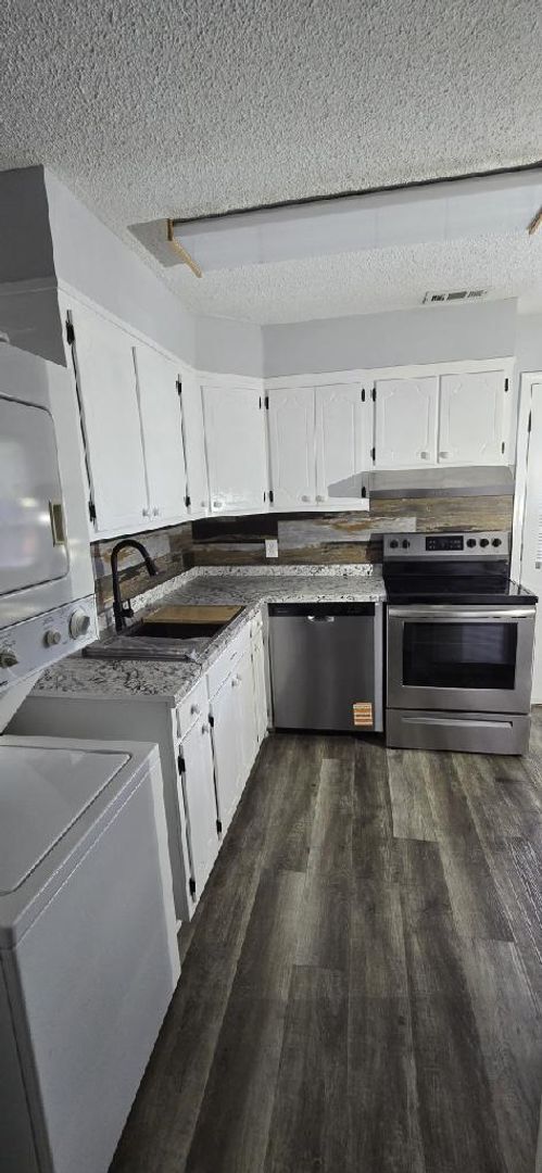 Photo - 610 Park Ave