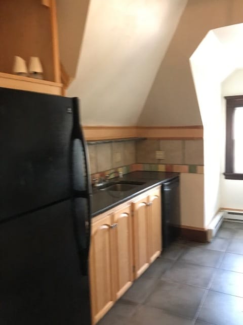 Photo - 659 Southbridge St