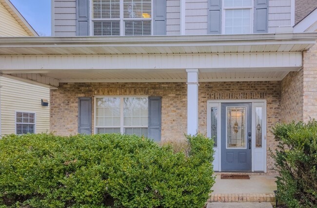 Photo - Knoxville 37931 - 4 bedroom 2.5 bath - call Ryan Fogarty 865-333-4840