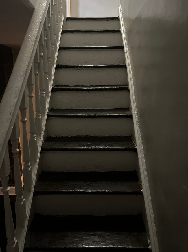 Building Photo - 1102 Morton Ave