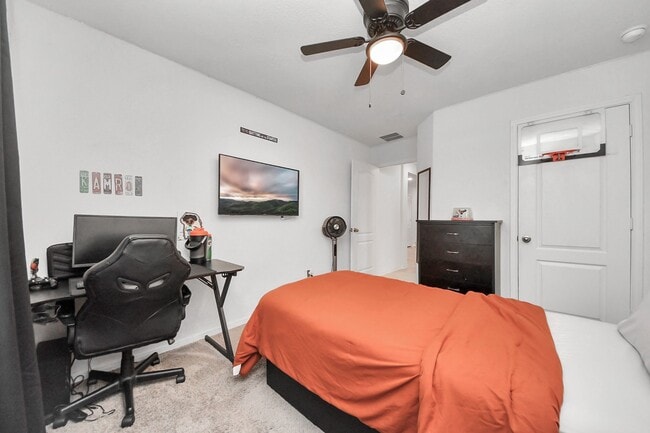 Building Photo - 1509 Portola Dr