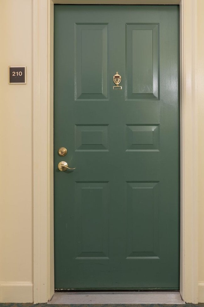 Photo - 1 BR 1 BA Condo in Reston