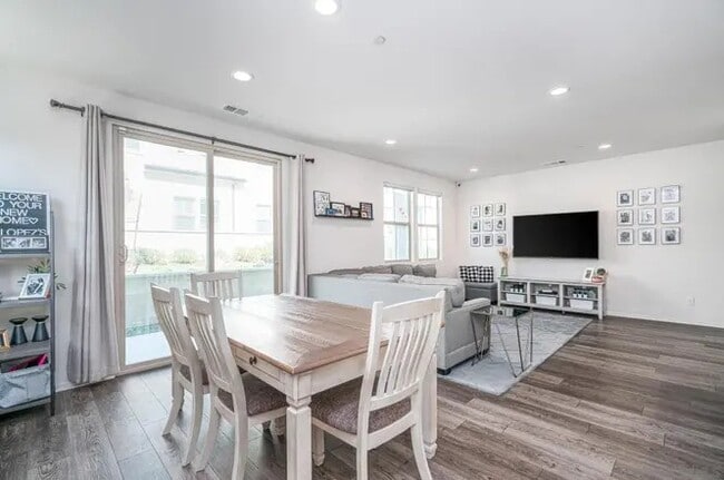 Photo - 1911 Paseo Mandarina