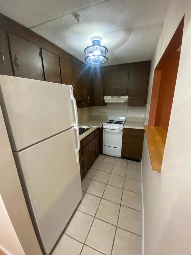 Building Photo - 17 Healey St Unit 102 Rental