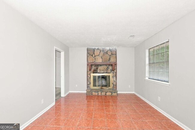 Photo - 596 Crestmont Ct