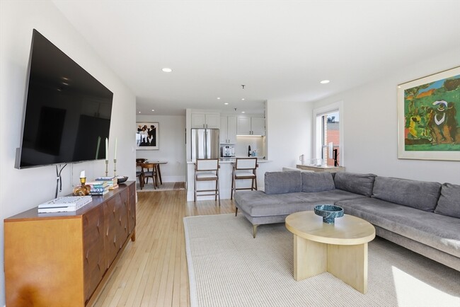 Photo - 390 Commonwealth Ave Unidad 801