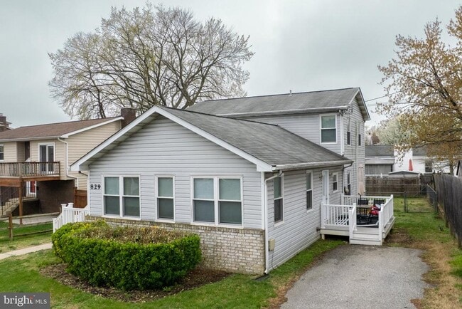 Photo - 829 Shore Dr