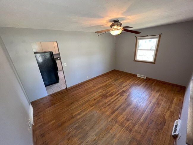 Photo - Bright & Spacious 3-Bedroom Duplex Unit on...