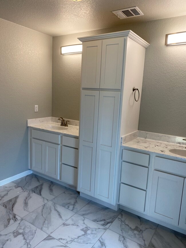 811 Marlow Cv