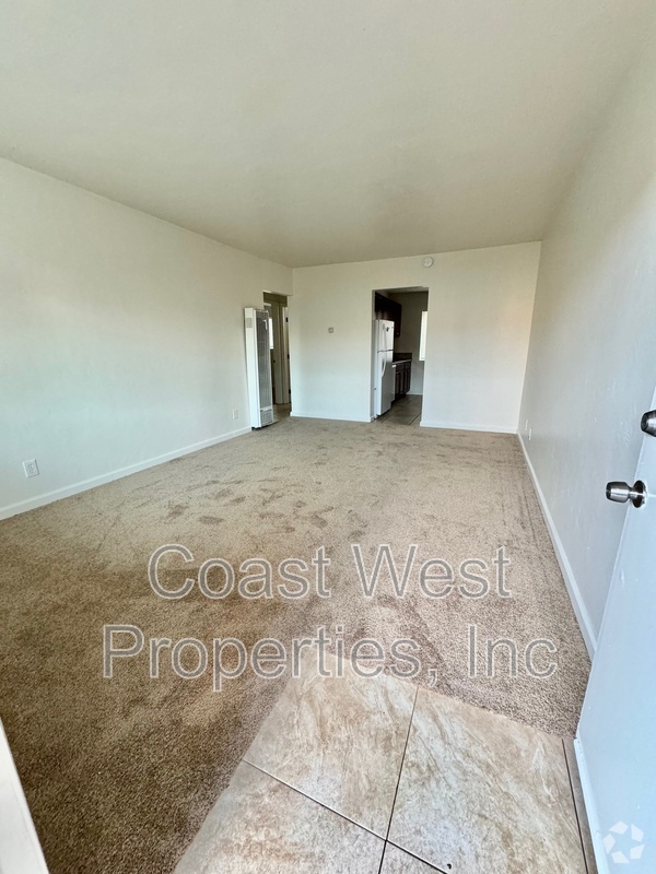 Building Photo - 4127 Wabash St Unit 1 Rental