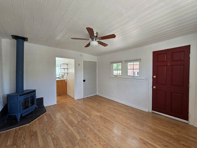 Photo - 310 Staab St