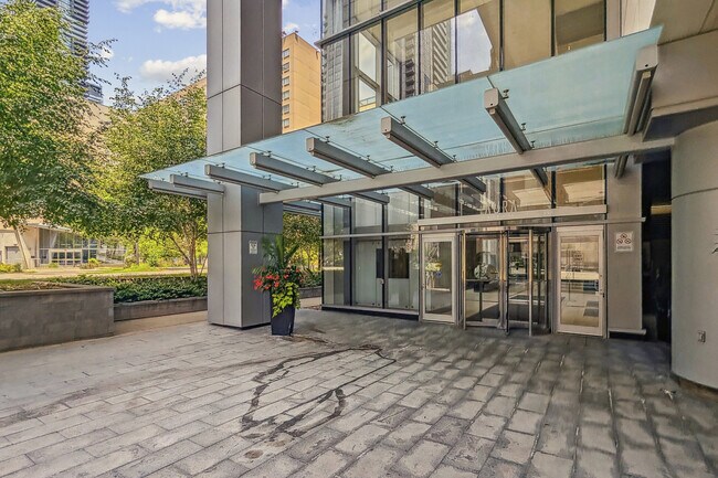 Photo - 386 Yonge St Unit 602