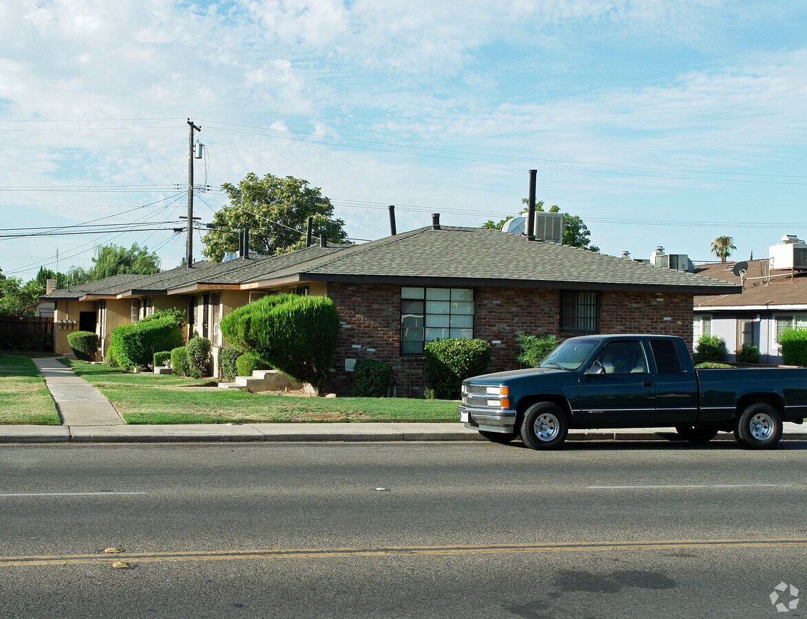 Photo - 3350-3360 E Clinton Ave Apartments