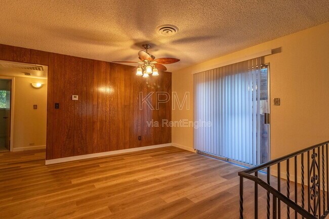 Photo - 422 Felton Way