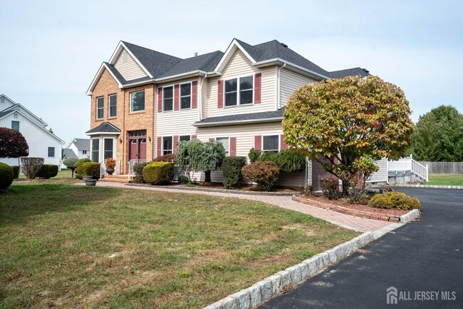 Building Photo - 27 Samantha Dr