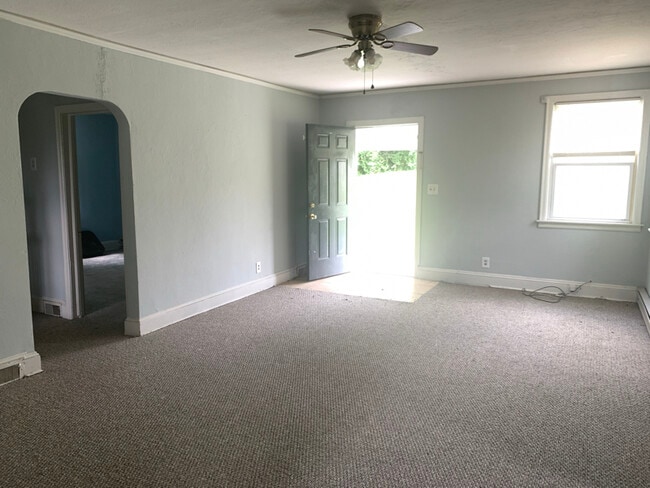 Photo - 1521 E Main St Unit Main