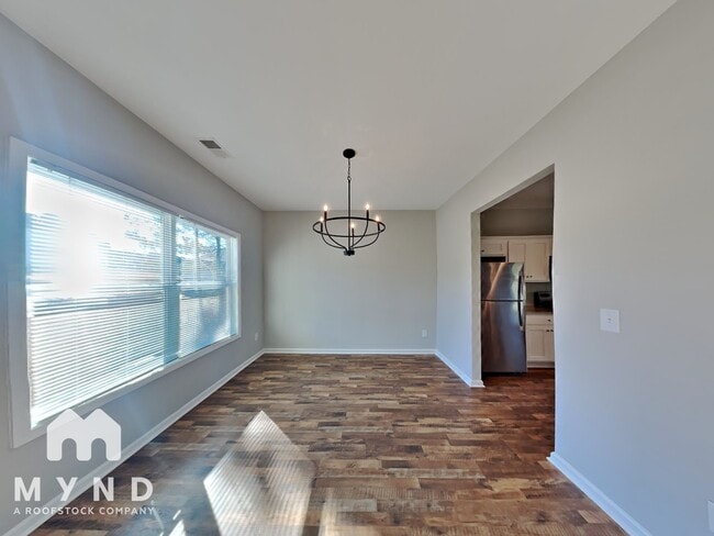 Photo - 389 Springwater Wy