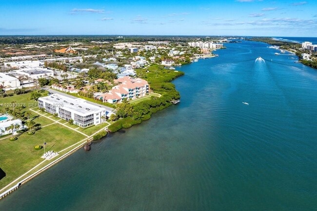 Photo - 100 Waterway Rd Unidad A306