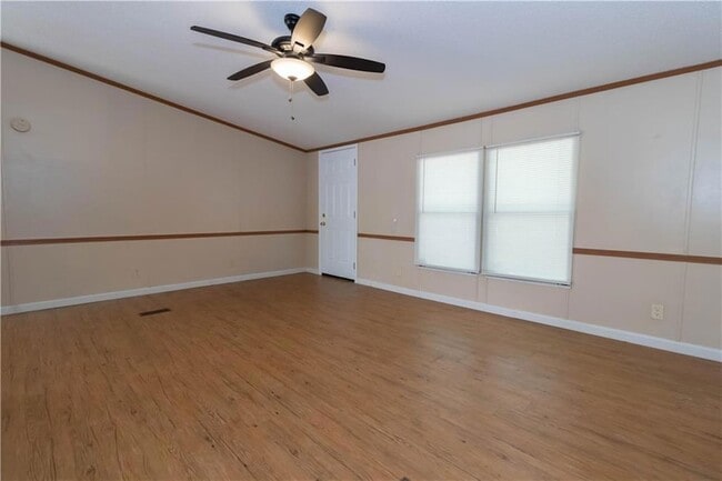 Photo - 400 Jefferson Dr