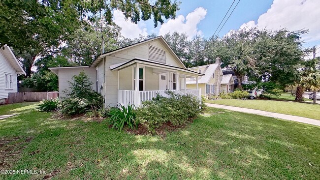 Photo - 1844 Thacker Ave