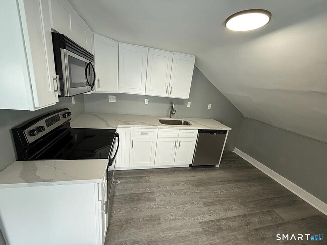 180 Portsea St Unit 2