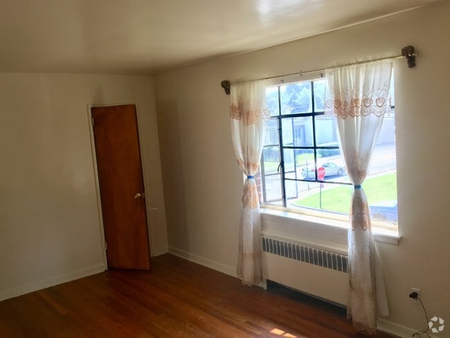 Building Photo - 1193 Overlook Ave Unit A Rental