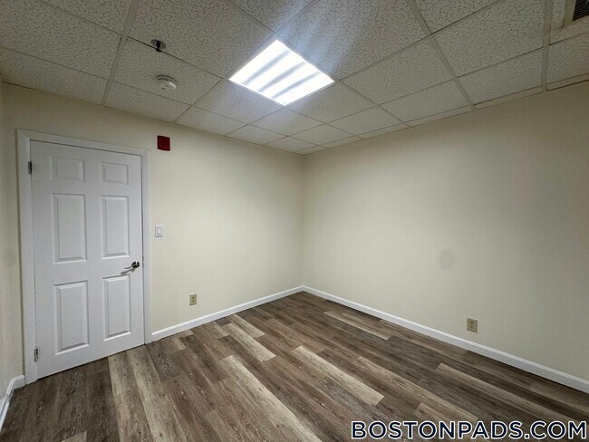 62 Boylston St Unidad M16