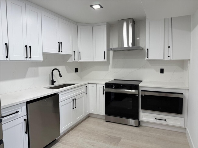 Building Photo - 3010 N Course Dr Unit 207