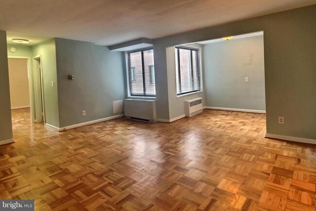 Building Photo - 5112 MacArthur Blvd NW Unit 110