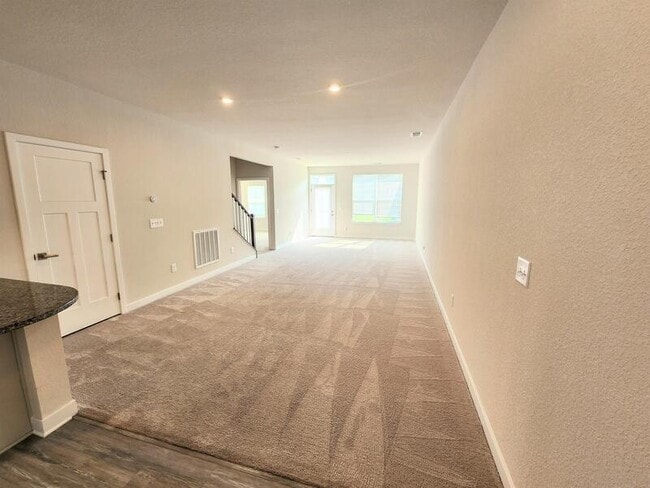 Photo - 257 Riley Wy