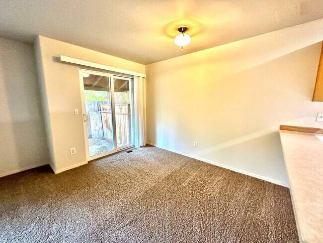 Photo - 1871-1875 SW Salmon Ave Unidad 1871