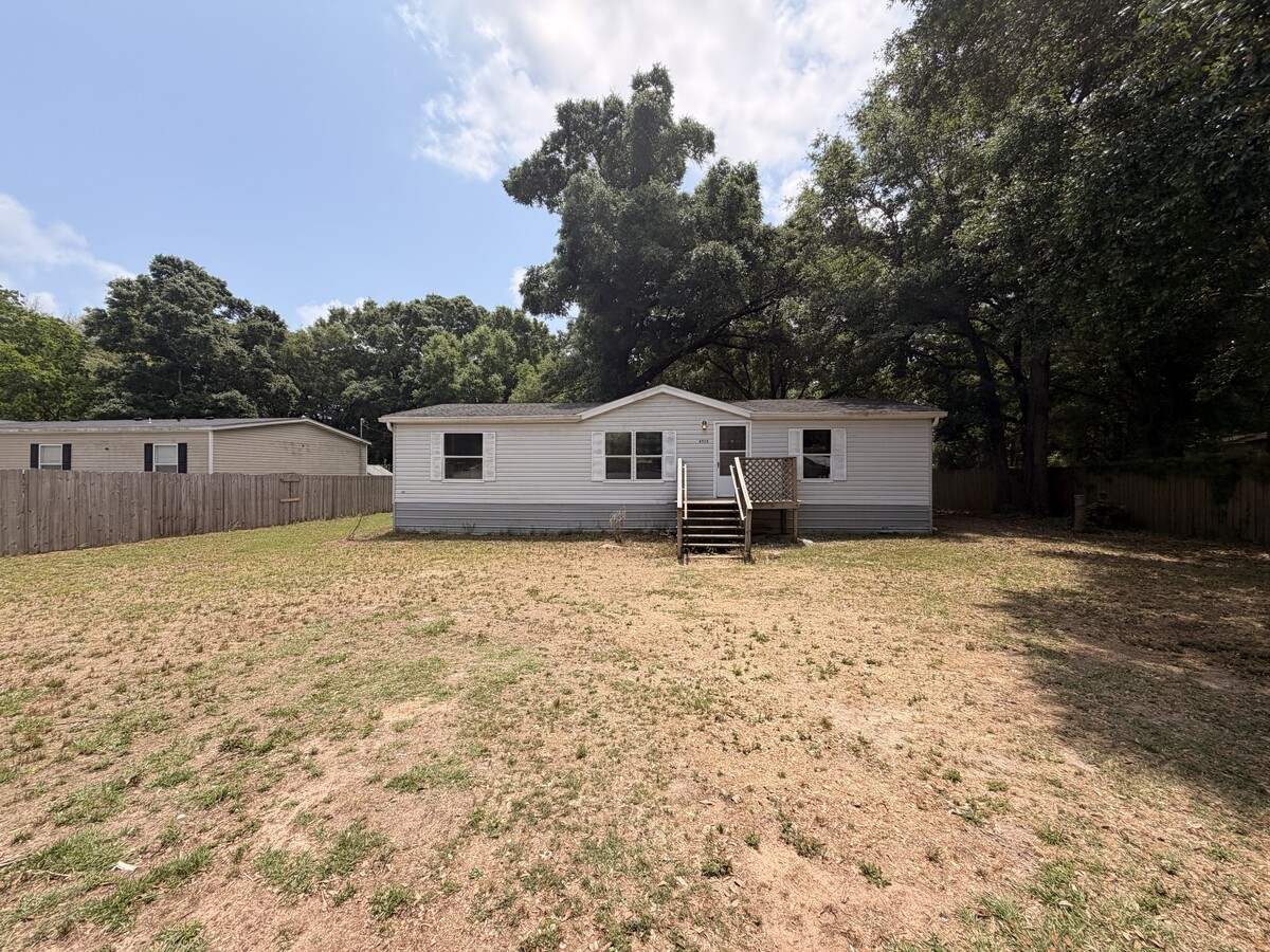 Photo - 6525 Burdick St