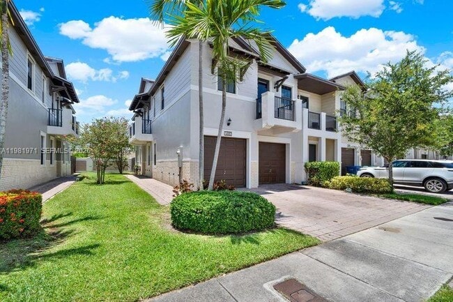 Photo - 5880 NW 104th Path