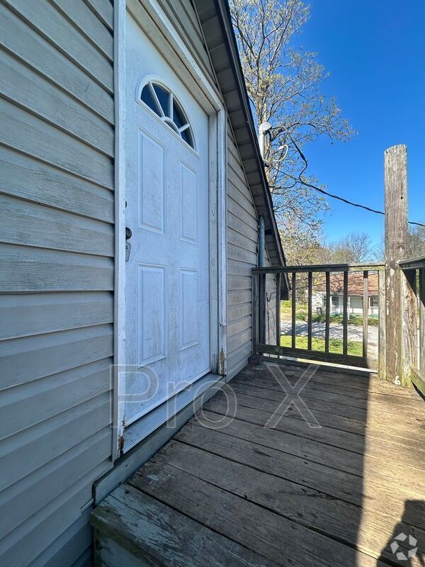 Building Photo - 309 Laura St Unit 309 Laura St B Rental